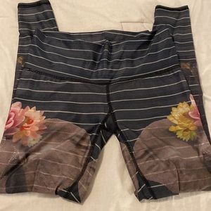 Striped Floral Performance Bike Shorts - Navy